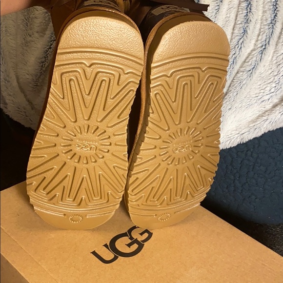 LV UGG BOOTS - Picture 2 of 4